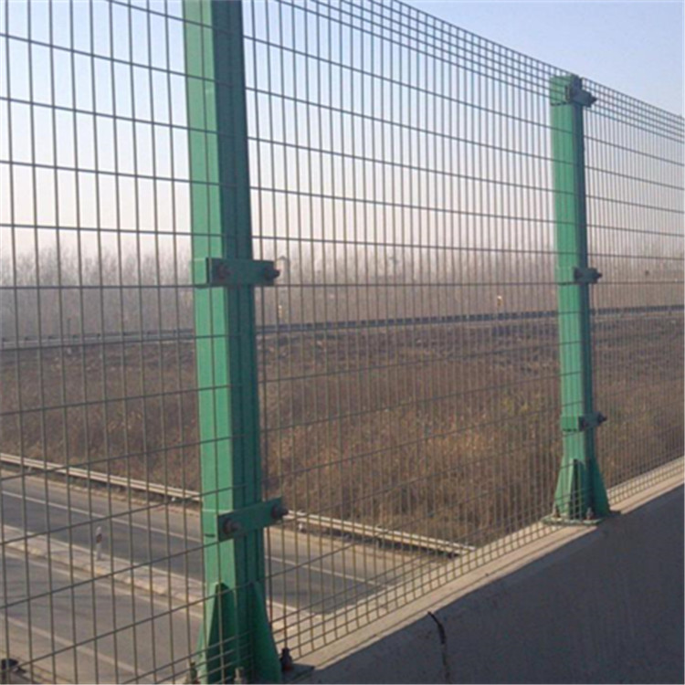 橋梁防拋網(wǎng)案例展示圖片2 橋梁防拋網(wǎng)案例展示圖片2