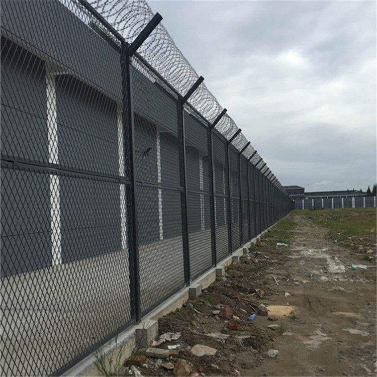 監(jiān)獄防攀越隔離網案例展示圖片3